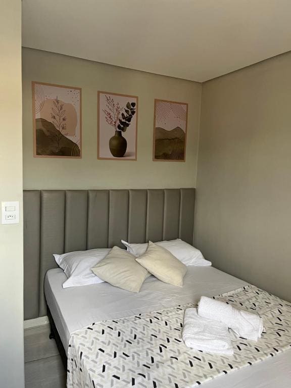 Double Room with Shared Bathroom room - Image 3