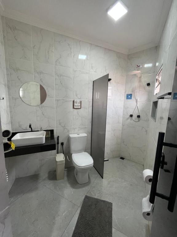Triple Room with Private Bathroom room - Image 3