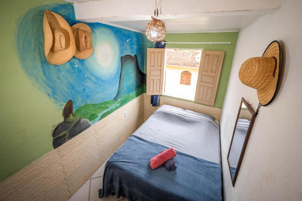 Double Room with Shared Bathroom room - Image 3