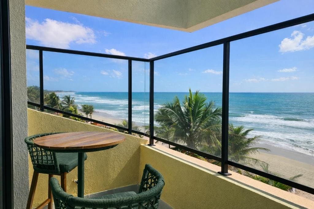 King Suite with Sea View room - Image 2