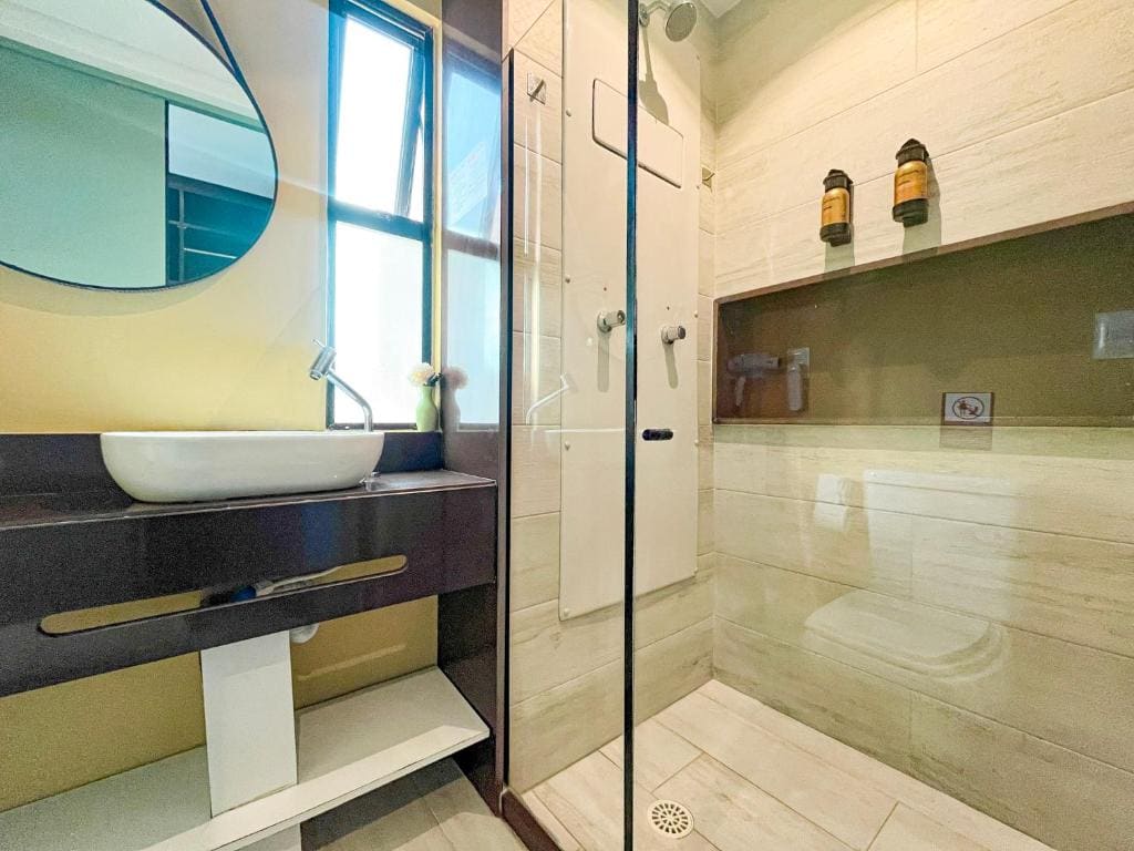 Queen Room with Sea View room - Image 3