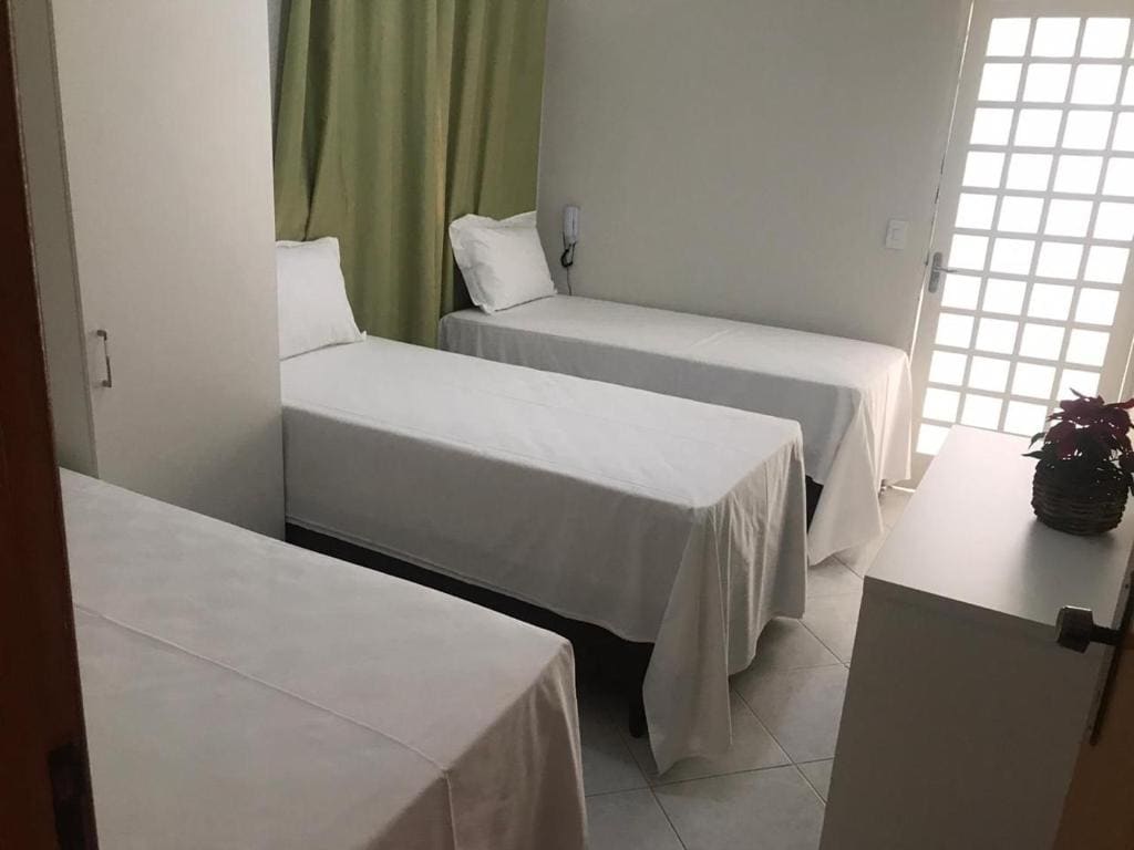 Standard Triple Room room - Image 1