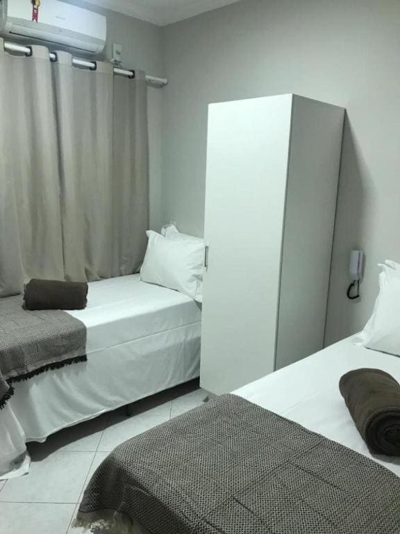 Standard Family Room room - Image 2