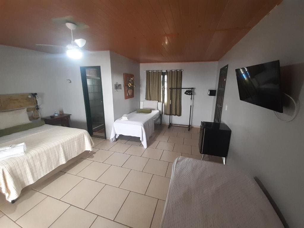 Superior Quadruple Room with Balcony - Sea View room - Image 3