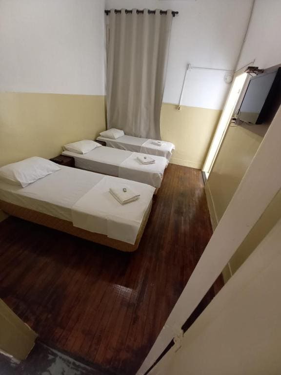 Standard Triple Room room - Image 1