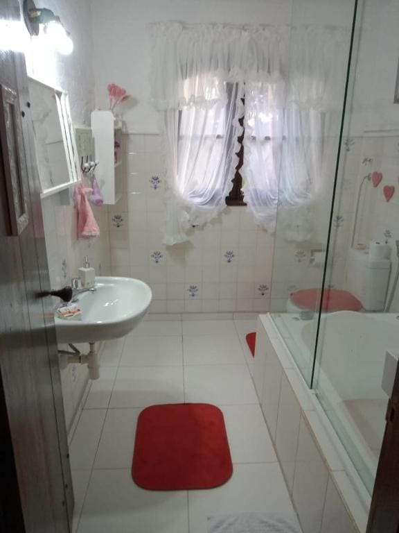 Deluxe Double Room with Bath room - Image 1