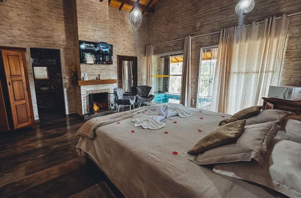 Bungalow room - Image 2