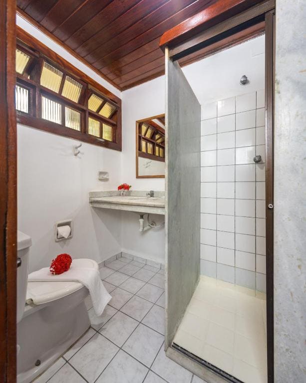 Standard Triple Room room - Image 3