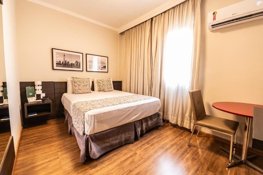 Superior Queen Room room - Image 1