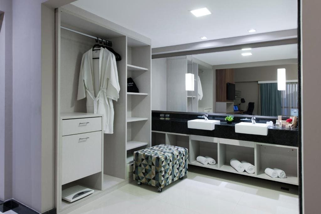 Suite with City View room - Image 2