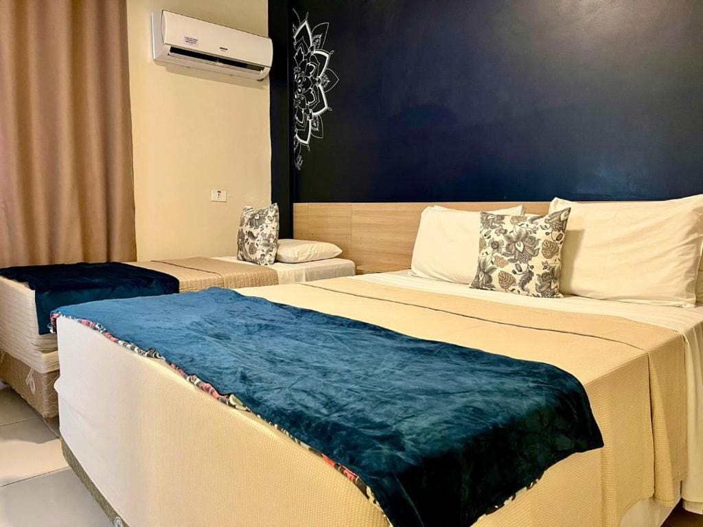Superior Triple Room room - Image 3