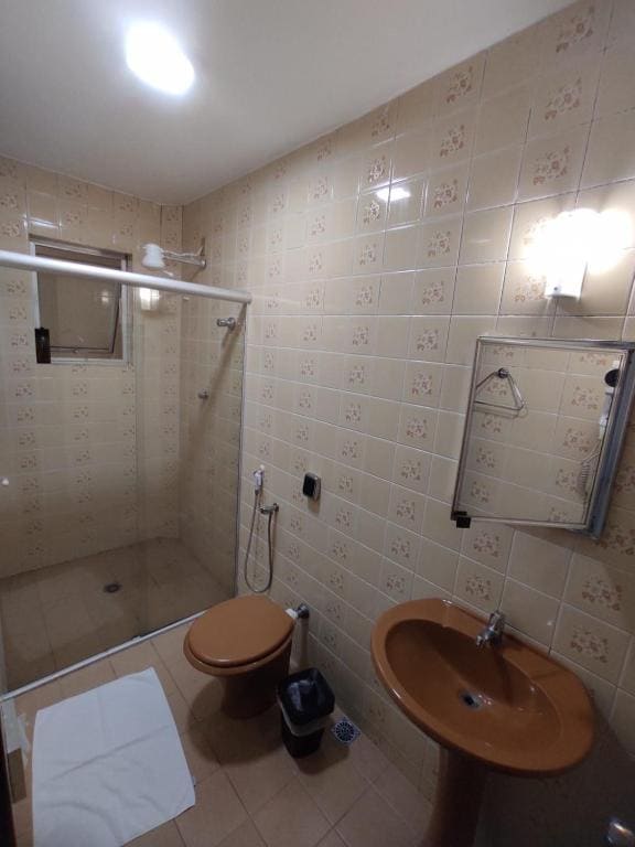 Standard Quadruple Room room - Image 1