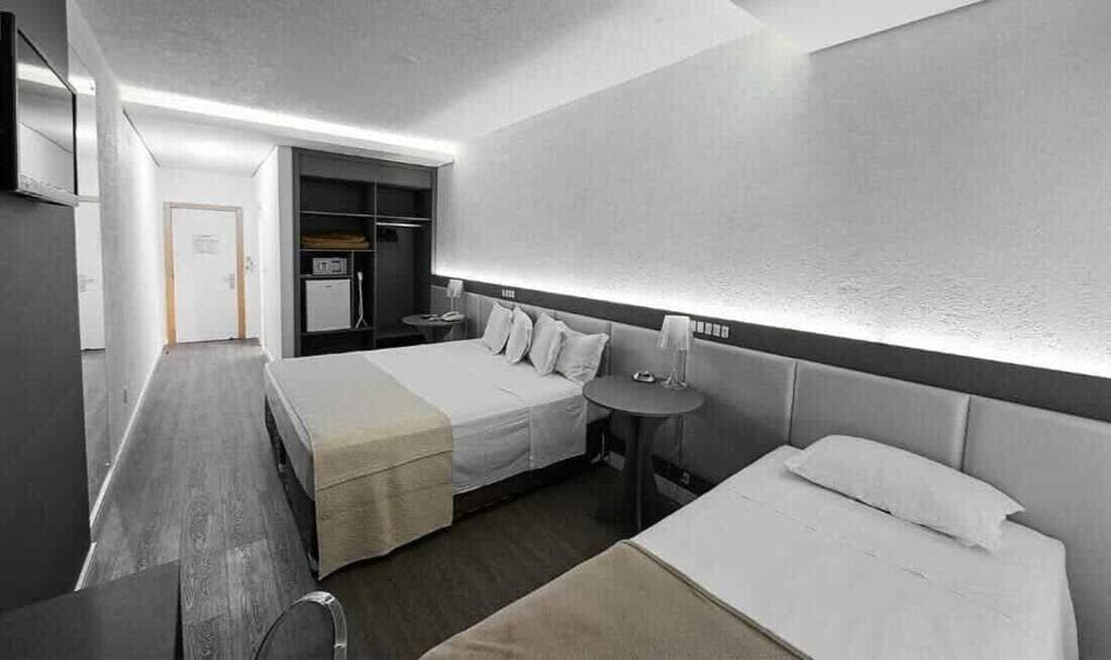 Deluxe Double Room with Bath room - Image 2