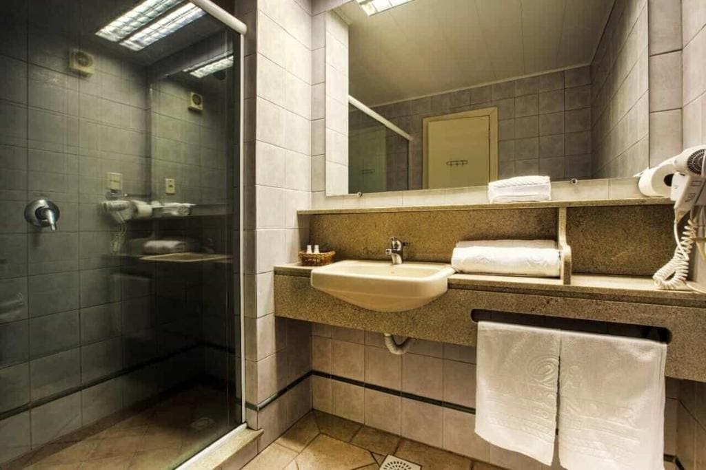 Deluxe Double Room with Bath room - Image 3