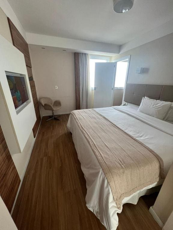 Executive Suite room - Image 1