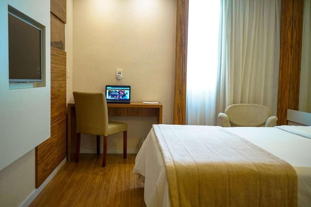 Deluxe Queen Room room - Image 1