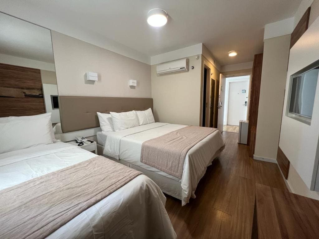 Deluxe Triple Room room - Image 1
