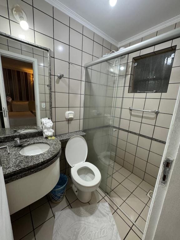 Family Room room - Image 3