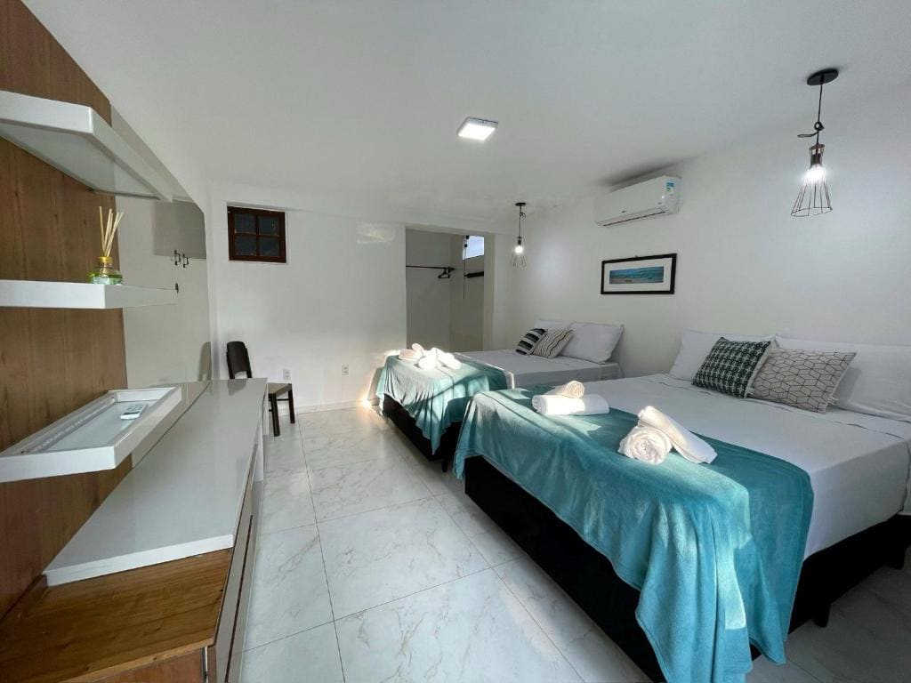 Queen Room with Two Queen Beds room - Image 1