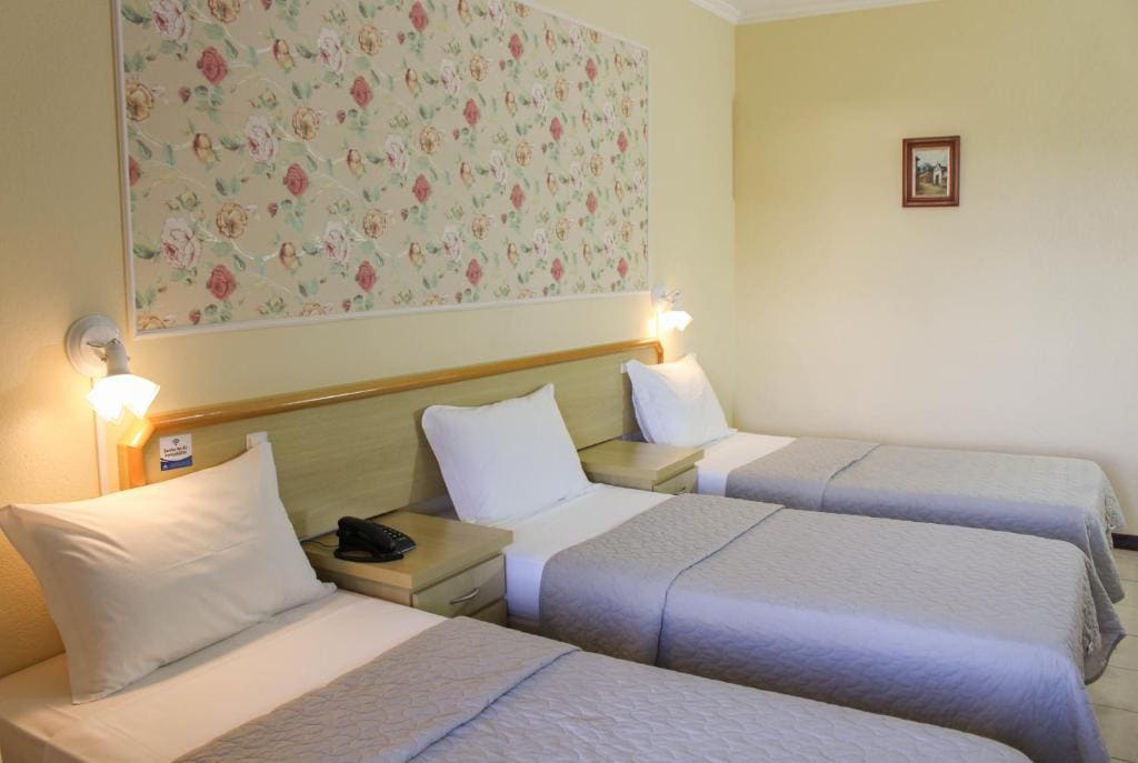 Standard Triple Room room - Image 1