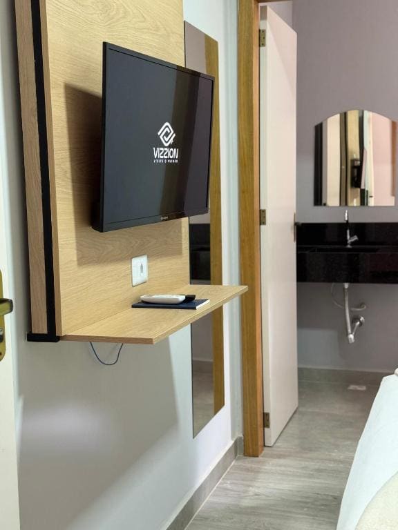 Double Room with Balcony room - Image 3