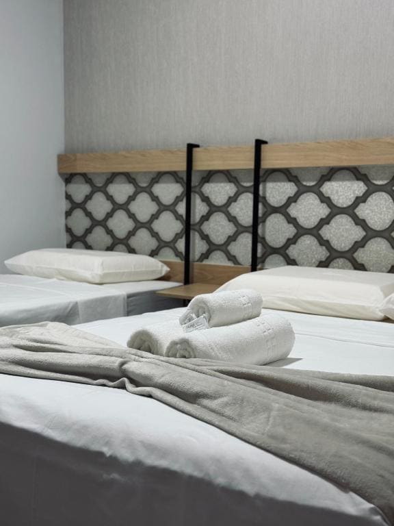 Standard Triple Room room - Image 2