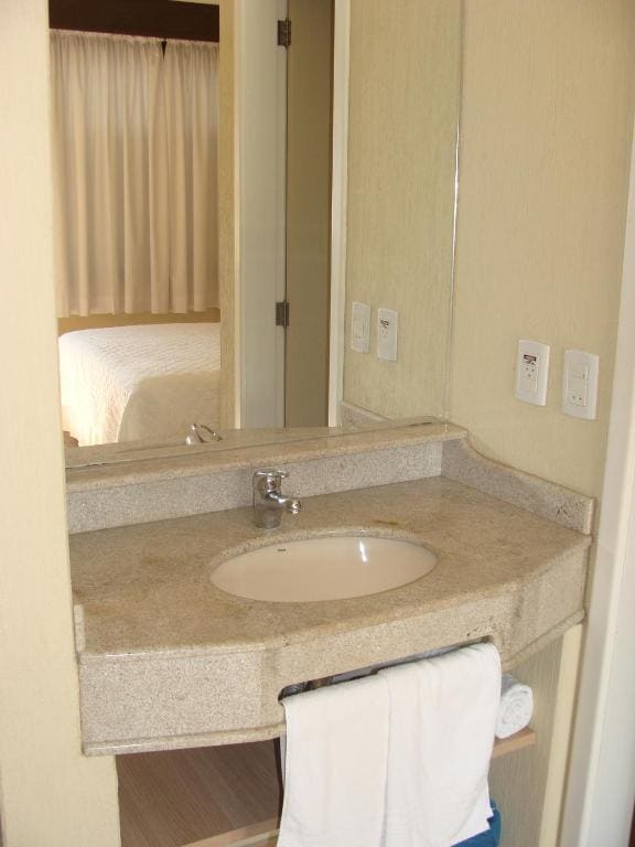 Standard Triple Room room - Image 2