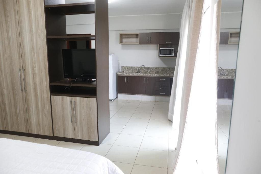 Double Room with Balcony room - Image 2
