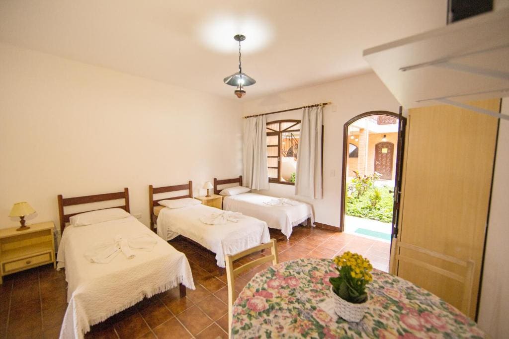 Basic Triple Room room - Image 3