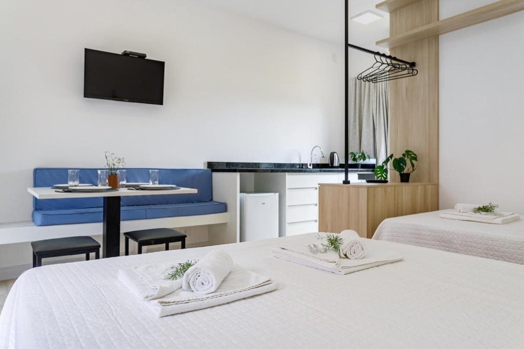 Comfort Quadruple Room room - Image 2