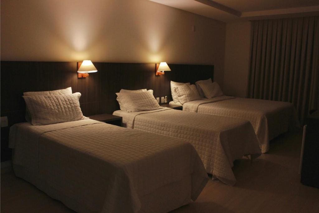 Deluxe Quadruple Room room - Image 2