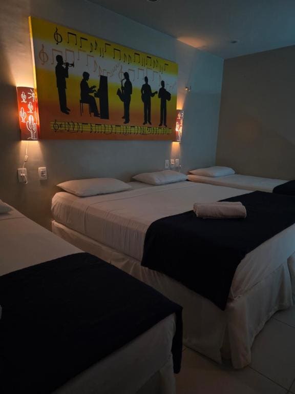 Classic Quadruple Room room - Image 1