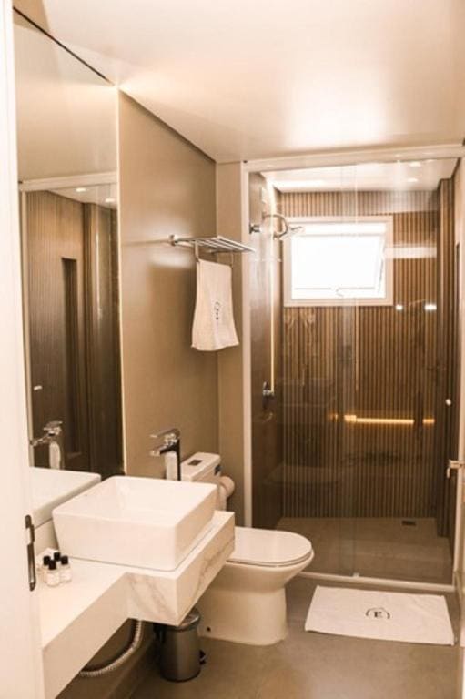 Queen Suite with Spa Bath room - Image 3
