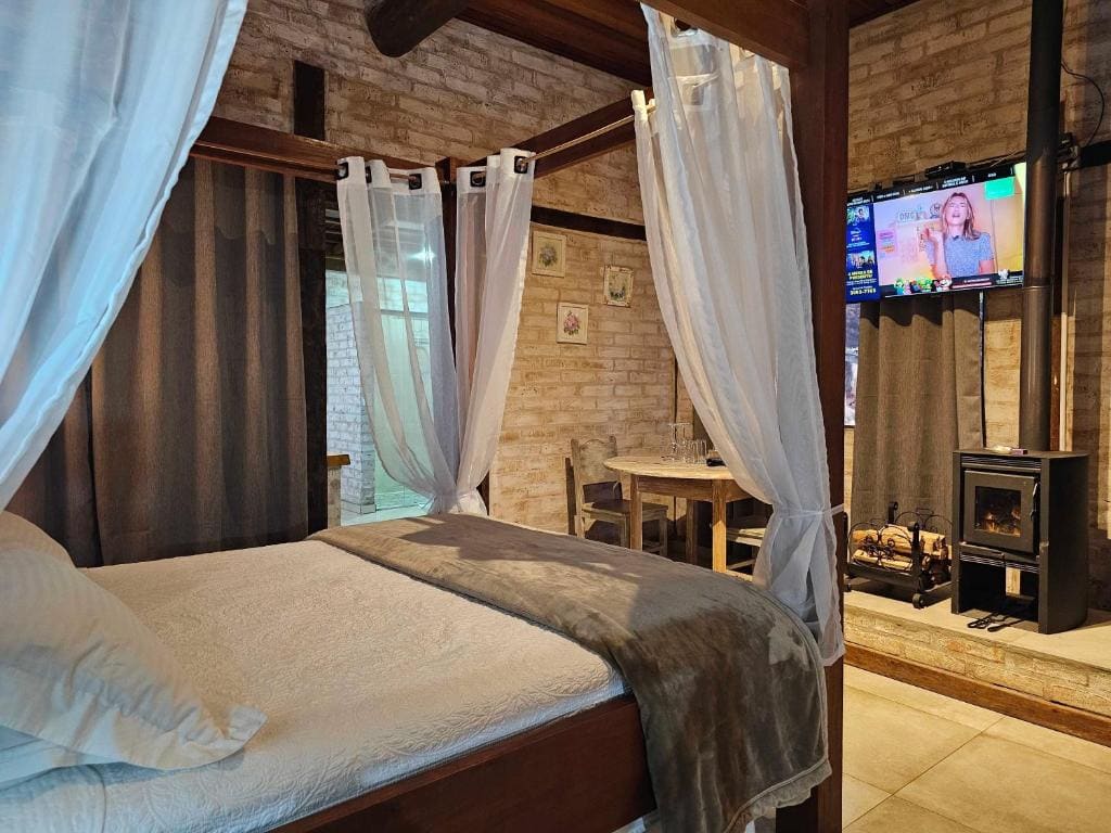 Superior Chalet room - Image 2