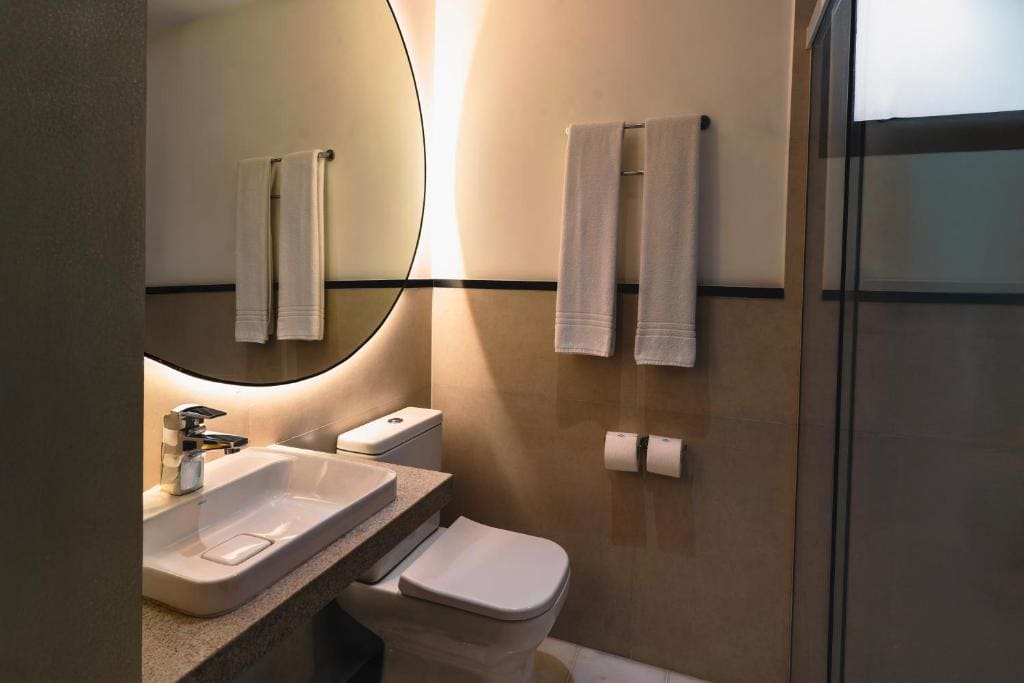 Executive Suite room - Image 3