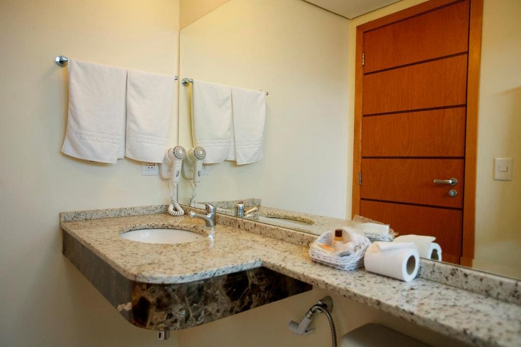 Standard Double or Twin Room room - Image 2