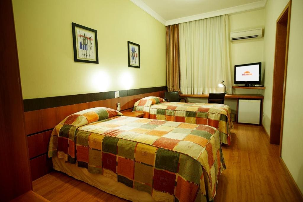 Standard Triple Room room - Image 2