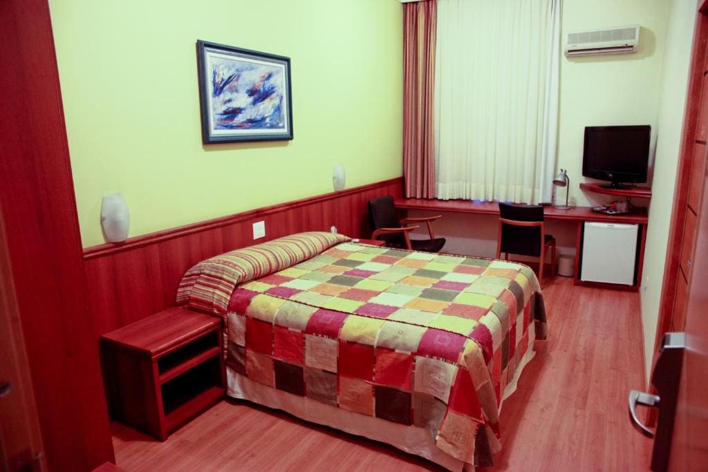 Standard Double or Twin Room room - Image 3