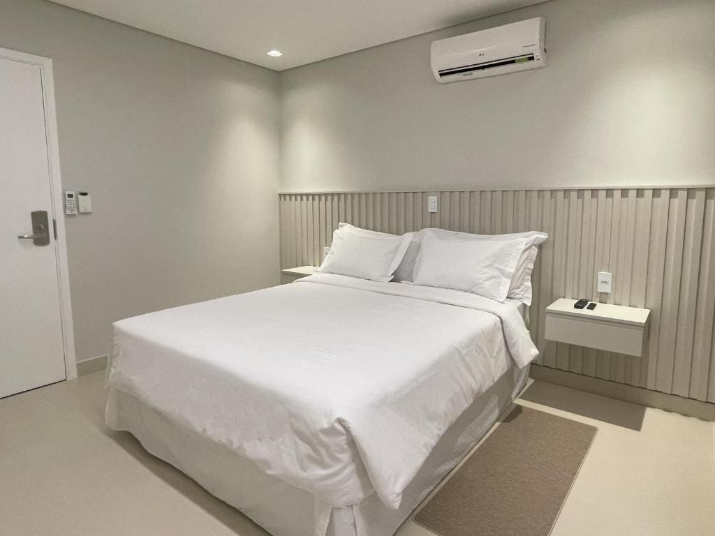 Deluxe Room room - Image 3