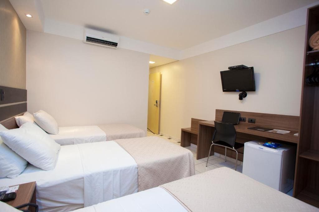 Premium Triple Room room - Image 2