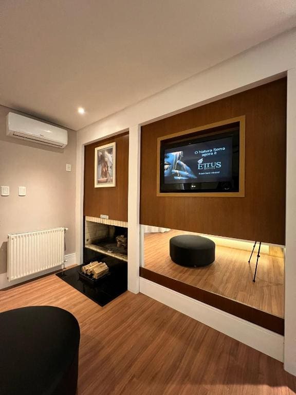 Apartment room - Image 1