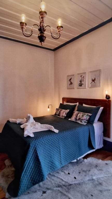 Deluxe Queen Suite room - Image 2