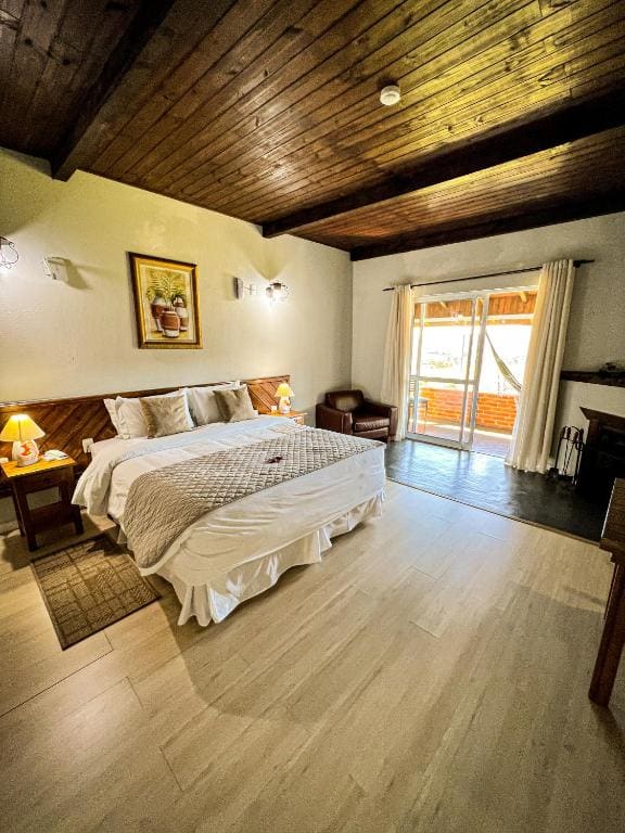 Deluxe Double or Twin Room room - Image 1