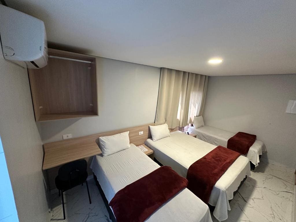 Standard Triple Room room - Image 1