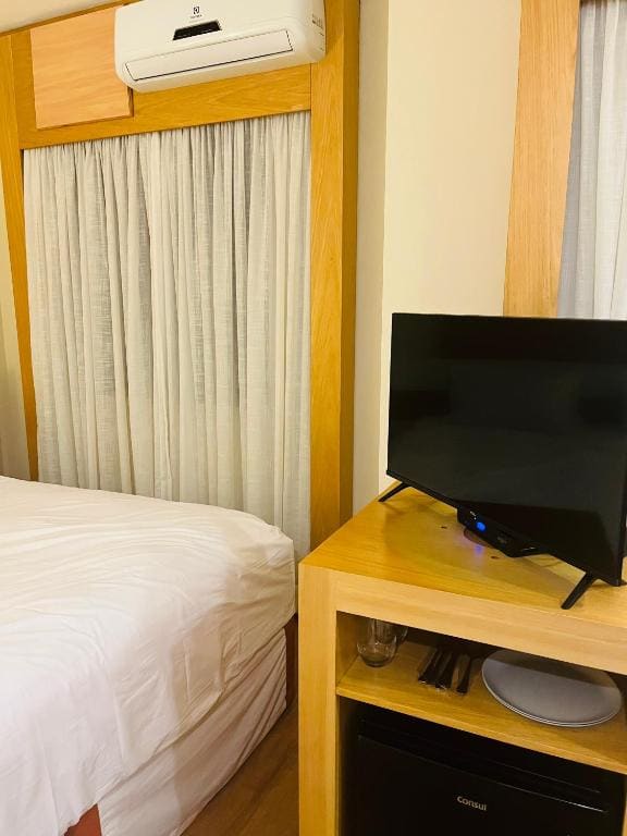 Deluxe King Suite room - Image 1
