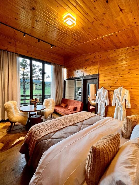 Superior Chalet room - Image 3