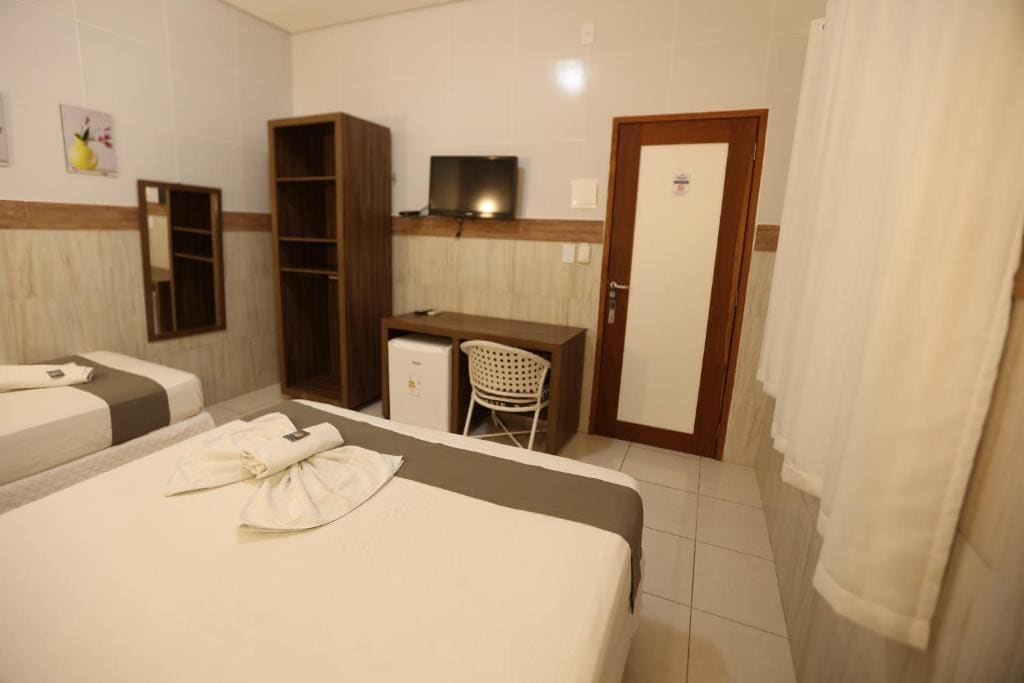 Superior Triple Room room - Image 2