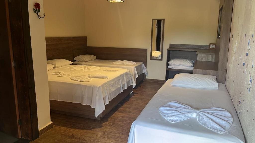 Deluxe Quadruple Room room - Image 1
