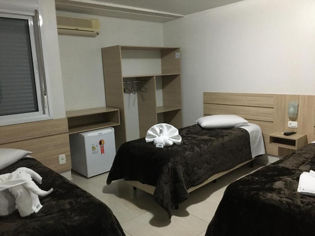 Luxury Triple Room room - Image 2