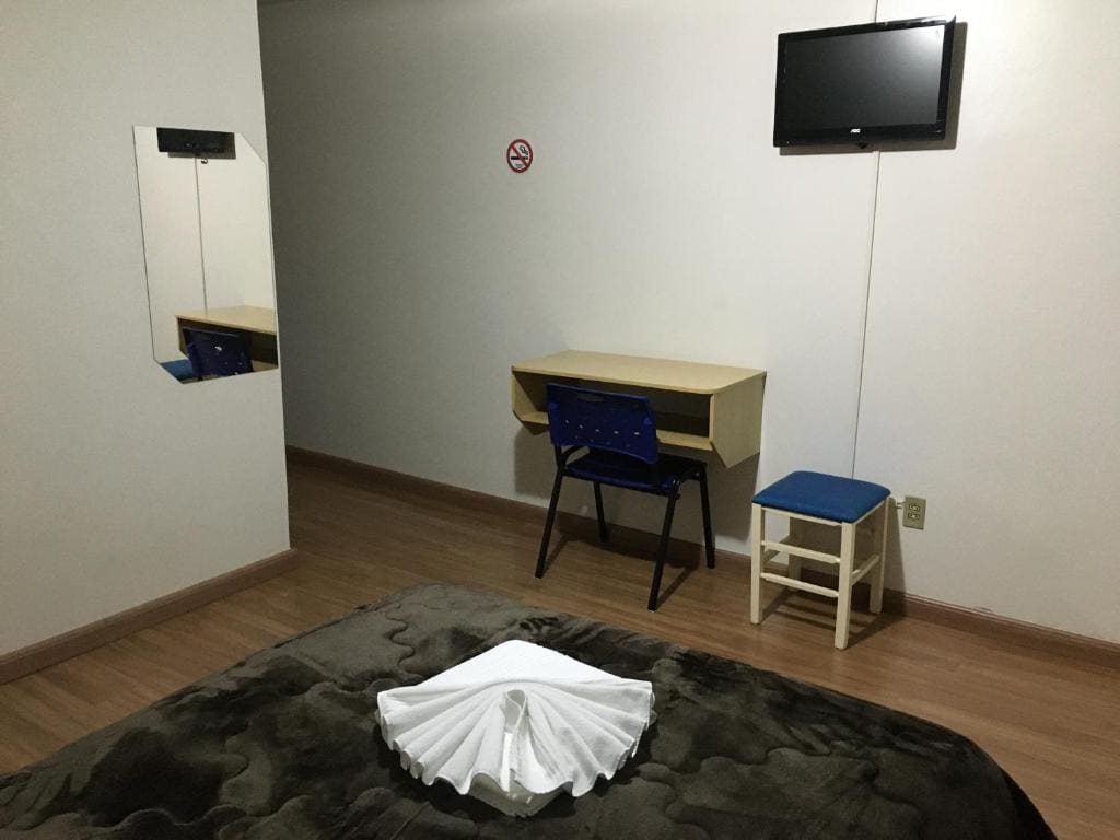 Standard Double or Twin Room room - Image 3